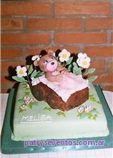 Torta alegorica infantil de un osito con flores